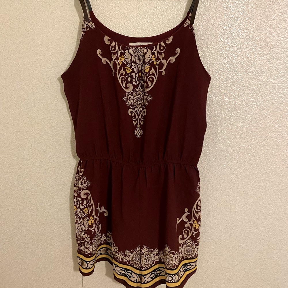 CUTE WOMENS ROMPER, burgundy, size medium, like new